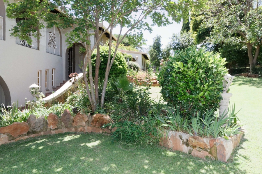 5 Bedroom Property for Sale in Wilkoppies North West